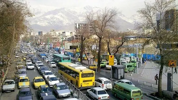 ترافیک در آزادراه های قزوین کرج و ساوه تهران سنگین است