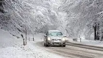 جاده های استان گیلان برفی است / ارتفاع برف در محور اسالم - خلخال به ۷۵ سانتی‌متر رسید