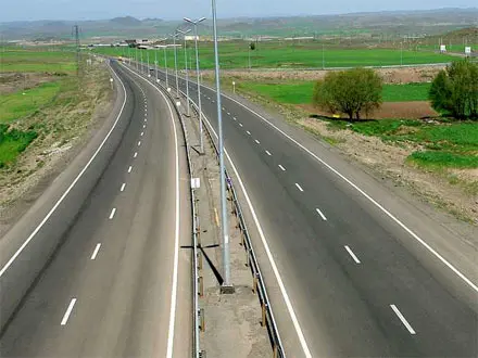   لزوم احداث آزادراه اصفهان - شیراز به عنوان کریدور شمال به جنوب کشور