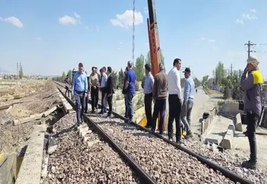 بازدید معاون فنی و زیربنایی راه آهن از روند بازسازی پل ورودی شهر چهارباغ