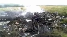 آخرین اخبار از سقوط هواپیمای مالزیایی در شرق اوکراین / استقلال‌طلبان و مقامات کی‌یف یکدیگر را به سرنگون کردن این پرنده متهم می‌کنند