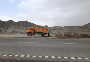 نصب حفاظ بتنی و نوسازی روشنایی بزرگراه بوشهر- چغادک آغاز شد 