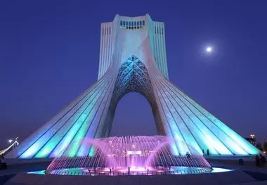 هدف قرار گرفتن برج آزادی تکذیب شد 