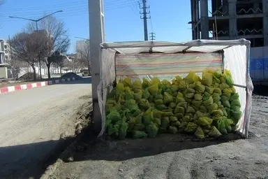 ذخیره سازی ۴۰۰۰ تن شن و نمک برای شرایط جوی در نهاوند