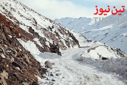 عملیات بازگشایی جاده پیست اسکی تاریک دره همدان