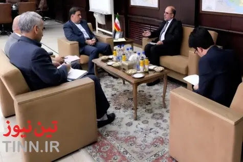 گزارش تصویری / دیدار سفیر افغانستان با وزیر راه و شهرسازی