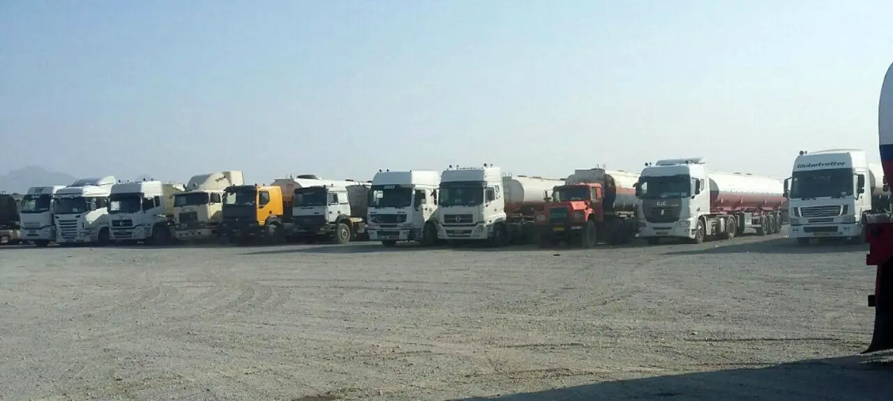 سرگردانی74 روزه  رانندگان کامیون در  مرز پیرانشهر