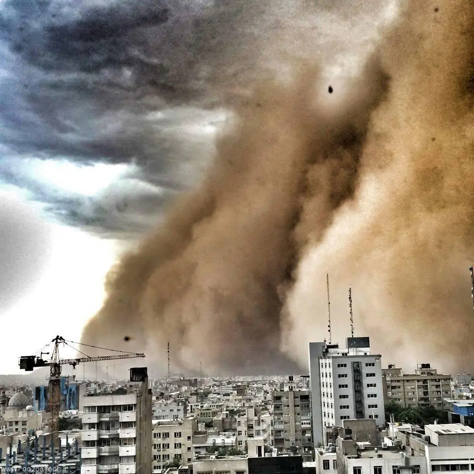 پنج مصدوم در توفان تهران
