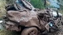 فیلم| تصویری از خودروی آسیب دیده در سیل کندوان