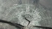 فیلم| سرقت از کامیون در فاصله خرید یک بطری آب معدنی!