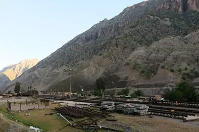 فیلم | بهره برداری پروژه بارانداز جدید ایستگاه دورود در راه آهن لرستان