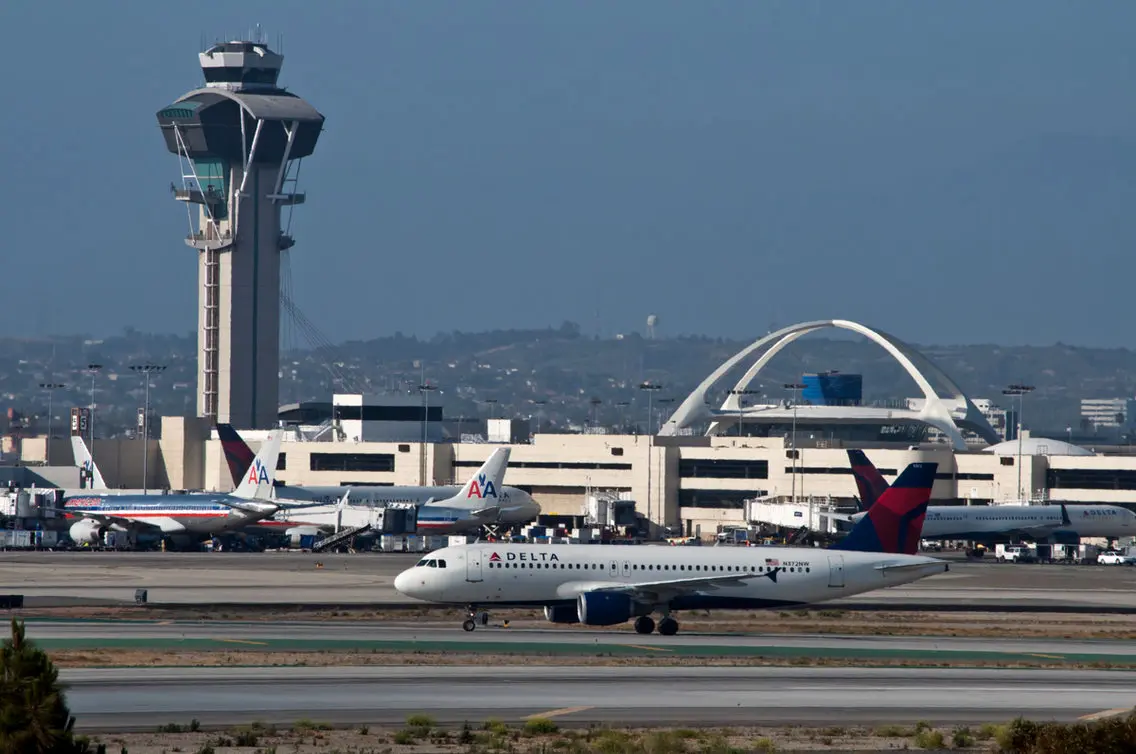 شرکت‌های هواپیمایی آمریکایی مسافران را تب‌سنجی می‌کنند