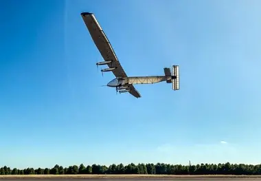 هواپیمای خورشیدی با توانایی یک سال پرواز بی‌وقفه