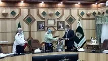 عکس| دست دادن وزیر در شرایط کرونا 