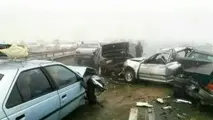تصادف زنجیره ای 30 خودرو در آزاده راه کرج قزوین