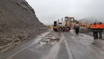 ریزش برداری بیش از ۳۲ هزار متر مکعب از سطح جاده های کشور 