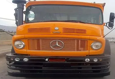 واژگونی ۲ دستگاه کامیون و تصادف در محور کرمان - بم
