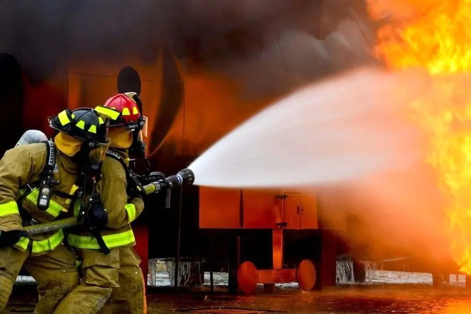 توضیحات سخنگوی آتش نشانی درباره حریق در کارخانه بهنوش