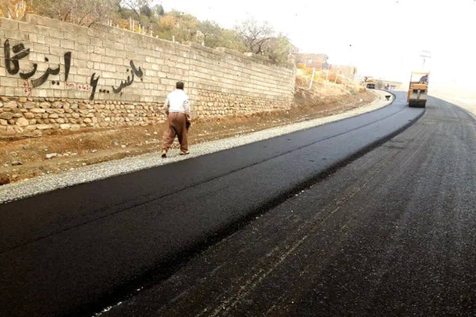 بهسازی و آسفالت 8.5 کیلومتر راه روستایی در بخش دیهوک