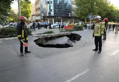 فرونشست زمین در اصفهان/ ایجاد حفره در خیابان رباط 