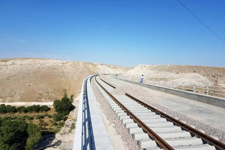 قطار میانه اردبیل امسال به حرکت در می آید