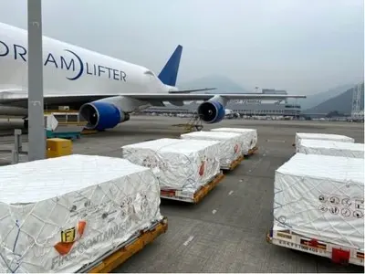 Boeing Dreamlifter transports 1.5 million face masks for COVID-19 response