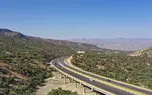 فیلم | گردشگران آزادراه شیراز اصفهان در بهار این اتوبان چه زیبایی هایی می بینند؟