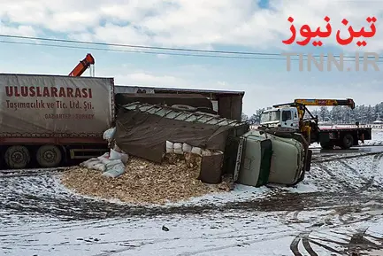 تصادف زنجیره‌ای ۳۰ خودرو در محور سبزوار - نیشابور