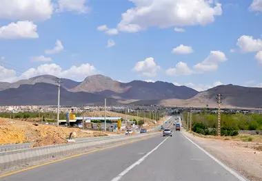 رئیس اداره راهداری تیران و کرون: جاده جدید تقاطع غیرهمسطح تیران به کمربندی متصل شد