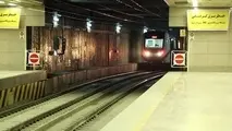 پاکسازی ریل  مترو پس از خودکشی 2 دختر جوان + فیلم