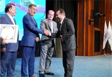 نشان عالی مسئولیت اجتماعی به سازمان بنادر و دریانوردی اهدا شد 