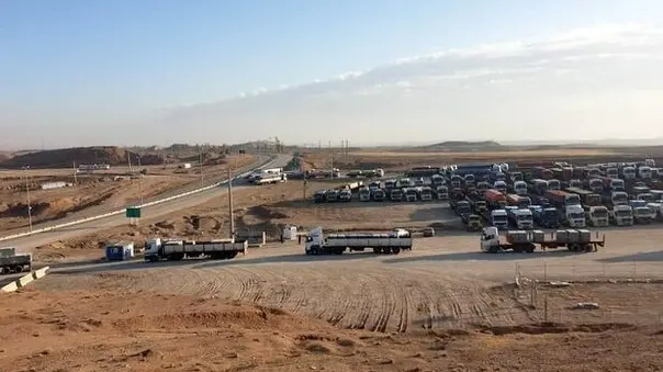 ایثارگری از نگاه دوربین؛ حتی بیماری هم رانندگان کامیون را متوقف نمی کند 