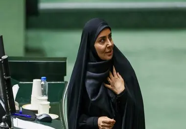 فرزانه صادق مالواجرد وزیر راه و شهرسازی شد