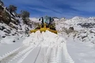 راهداری زمستانی در سیستان و بلوچستان با انجام ۱۱۰ کیلومتر برف روبی جاده ها/ تصاویر دیدنی از برف در تفتان

‌