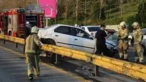 واژگونی  سمند در اتوبان چمران / راننده زنده است