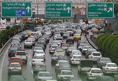 ترافیک نیمه‌سنگین در ورودی شهرهای مشهد، شیراز، اصفهان و محورهای شمالی کشور
