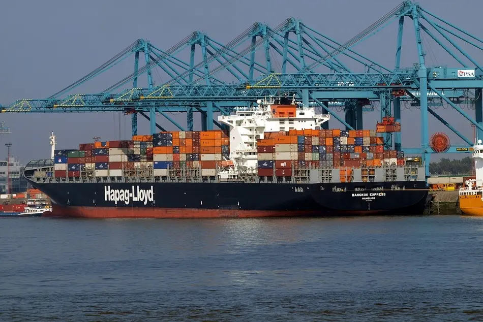 Hapag-Lloyd Introduces Global Vessel Risk Surcharge for Arabian Gulf Cargo