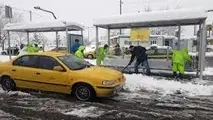 غافلگیری شهردار تهران مقابل بارش پیش‌ بینی شده؛ خیابان‌ ها شن‌ پاشی نشد؛خودروها در ترافیک سوخت تمام کردند