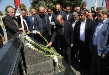 گلباران مزار شهدای قزوین 
