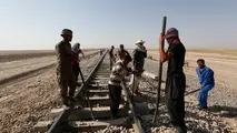 گرمای ۵۲ درجه و گردوغبار هم مانع فعالیت راه‌آهن جنوب نیست
