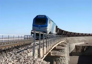 بازدید مدیرعامل راه آهن از پروژه تقاطع غیرهمسطح هشتگرد؛ بهره برداری تا پایان سال قطعی شد