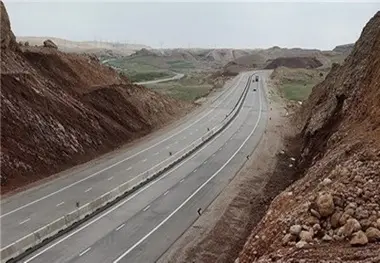بهره‌ برداری از پروژه چهار خطه خرم‌ آباد نورآباد تا پایان سال مالی جاری