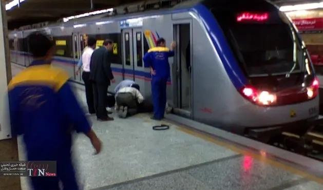 خودکشی یک مرد در ایستگاه متروی انقلاب تهران