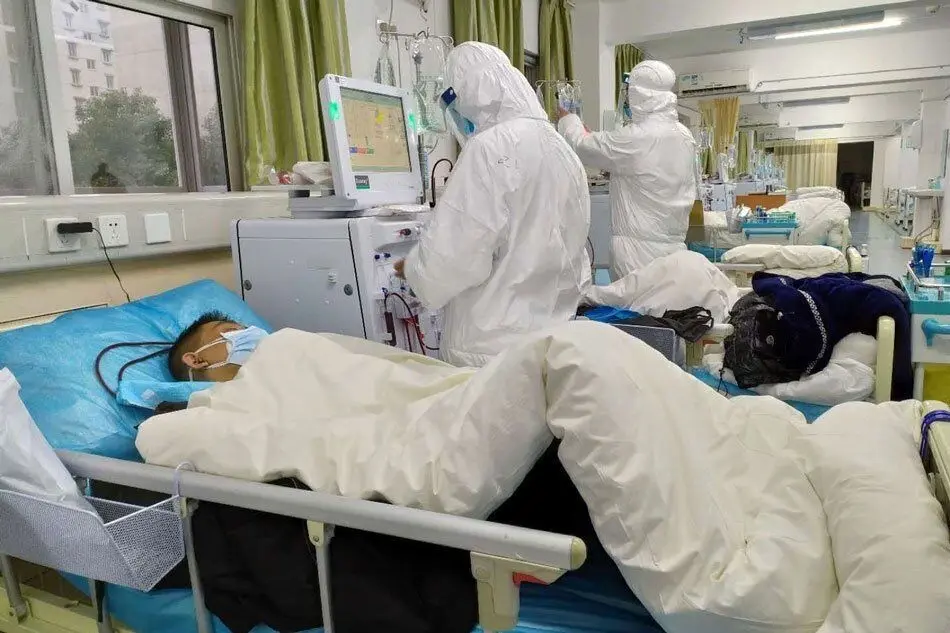 قربانیان ویروس کرونا در چین به ۲۷۴۴ نفر رسید 