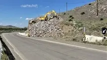 ریزش ترانشه جاده اصلی اردبیل - نیر را مسدود کرد