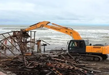 تخریب یک سازه غیرمجاز دیگر در مناطق ساحلی استان مازندران