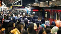 پای مترو تهران لنگ شد/ نگرانی مسافران از صداهای عجیب و غریب قطارهای مترو