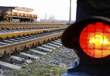 بهسازی تجهیزات علائم ریلی در راه آهن شرق با هدف ارتقای ایمنی سیر قطار ها