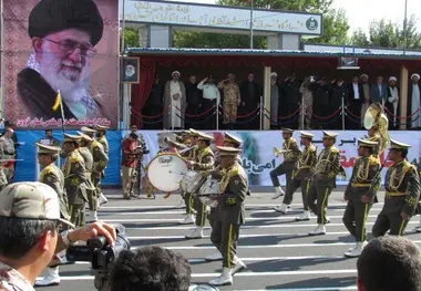 نیروهای مسلح استان قزوین توان رزمی ودفاعی خود را به نمایش گذاشتند