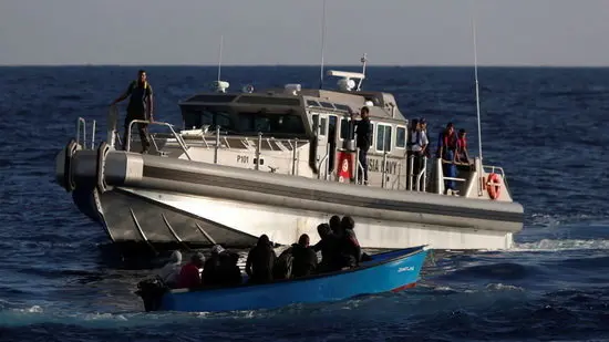 کشف اجساد ۱۲ نفر در پی واژگونی قایق مهاجران در آب‌های ایتالیا